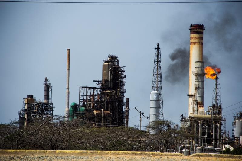 OPEP+ Mantiene Producción a Pesar de Problemas de Exportación