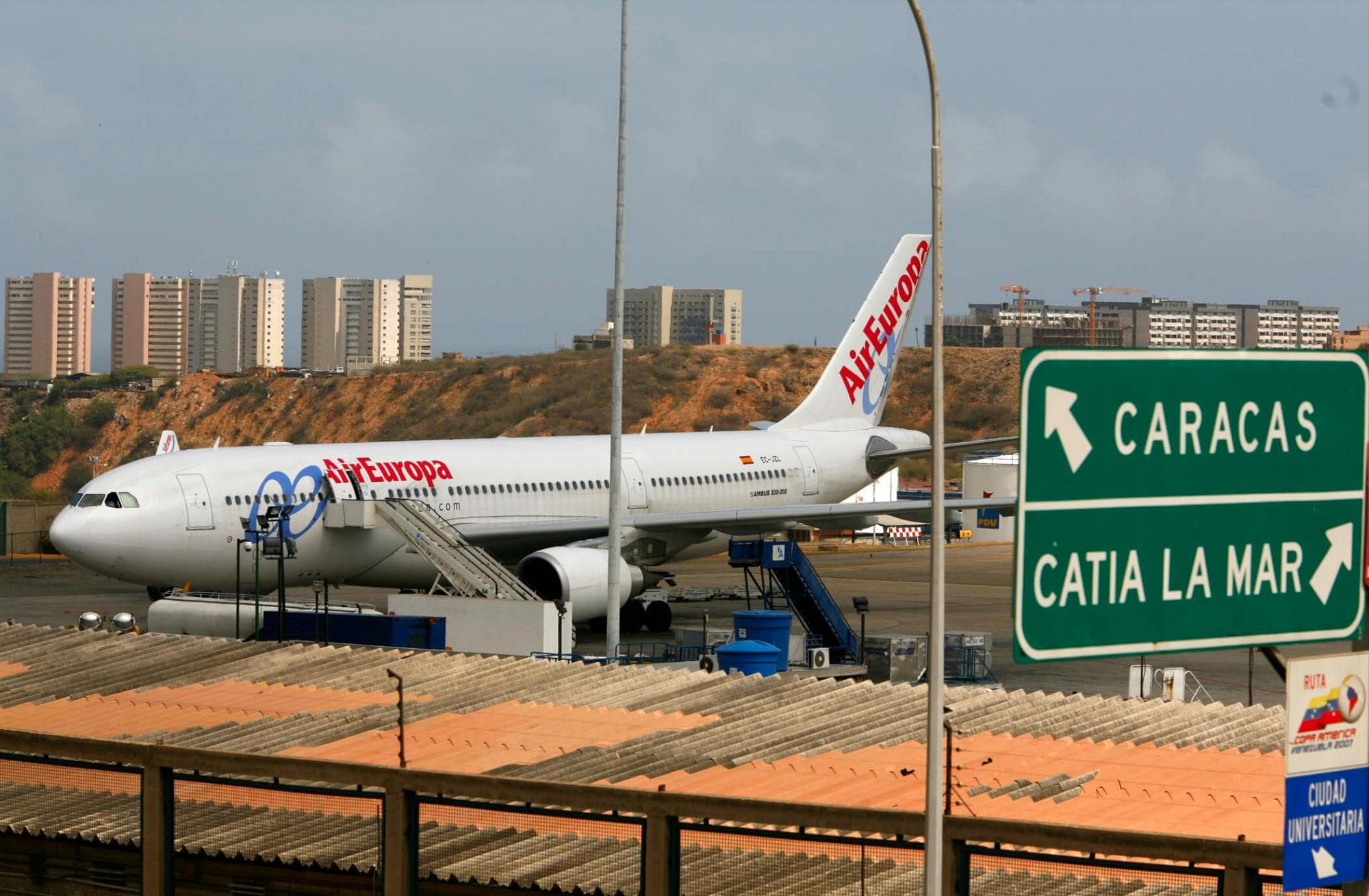 Pdvsa obliga a aerolíneas a pagar combustible a EEUU en nueva directiva