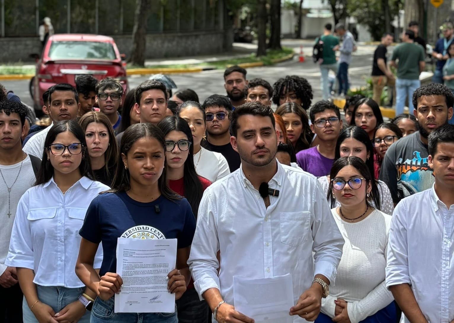 Estudiantes de la UCV defienden elecciones del 26 de junio frente a amenazas