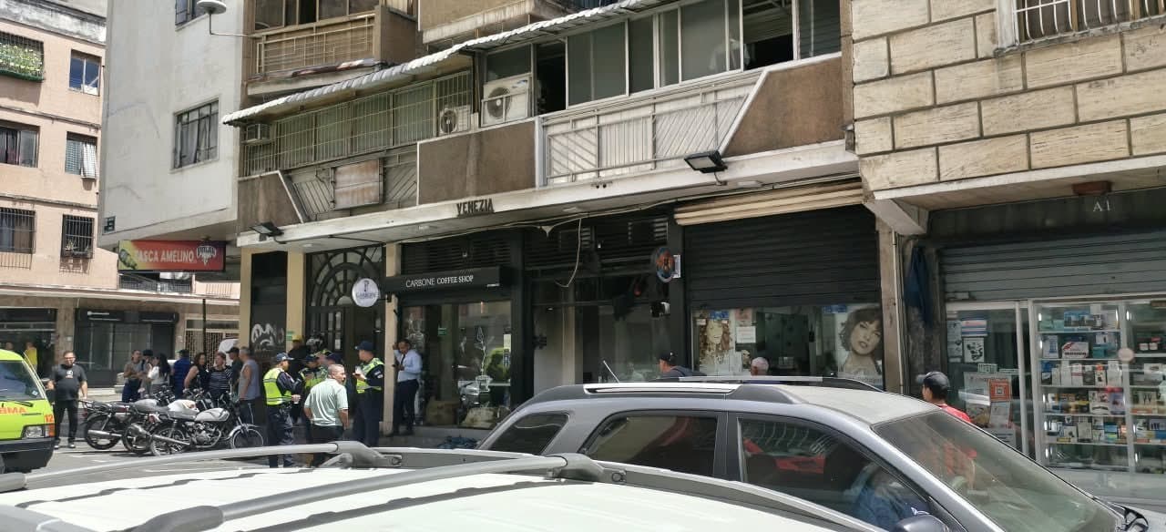 Explosión por fuga de gas en pizzería de Chacao deja herido