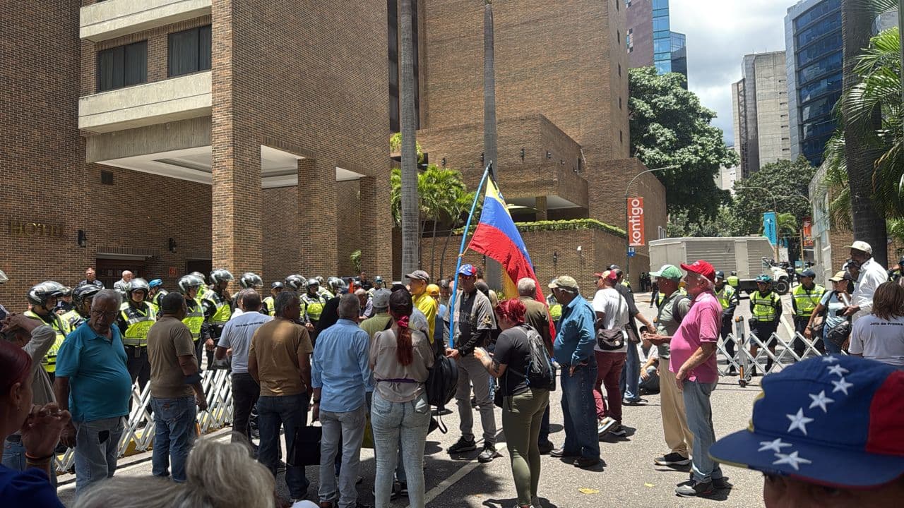 Polichacao Refuerza Represión: Protesta Sindical Fuerza Detenida en Caracas