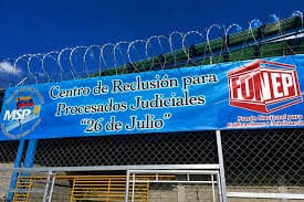 Denuncian golpizas a reclusos en cárceles venezolanas por directores