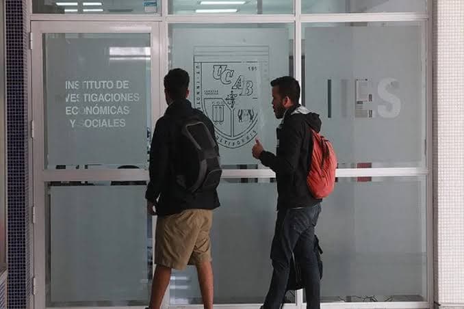 Ucab prevé 6,5% de crecimiento en 2026, pero advierte sobre inestabilidad política
