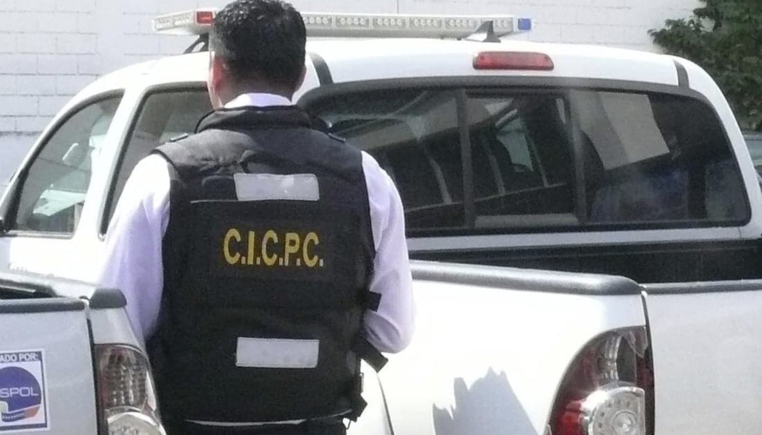 Adolescente arrestado por filtrar información para robo de $10,000