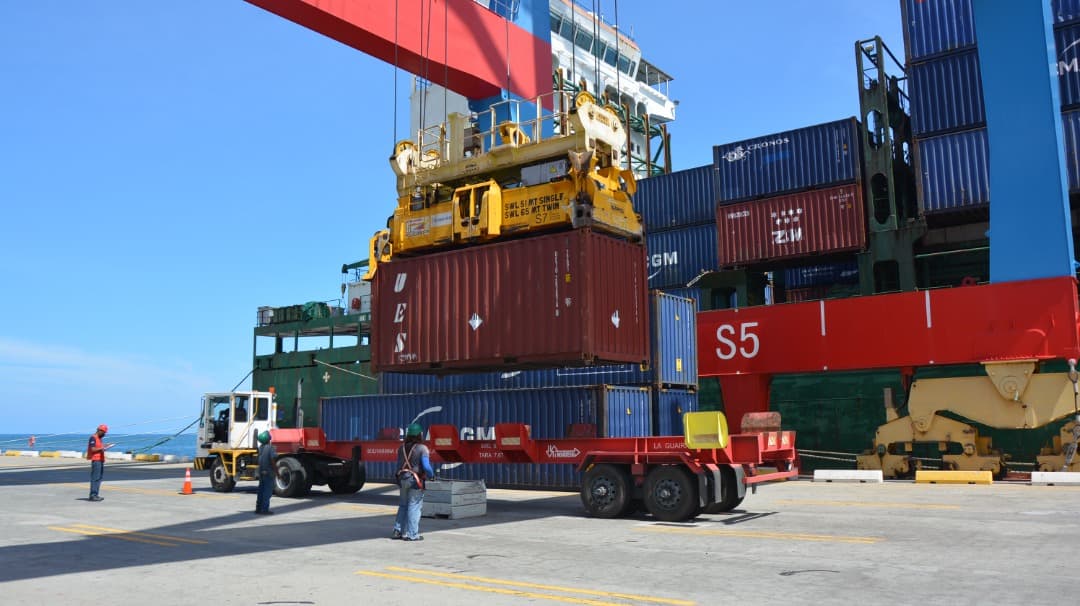 EE. UU. reduce costos de envío a puertos venezolanos hasta un 25%