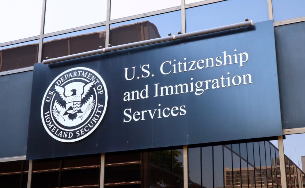Juez Federal de EE. UU. Reanuda Trámites Migratorios para Venezolanos