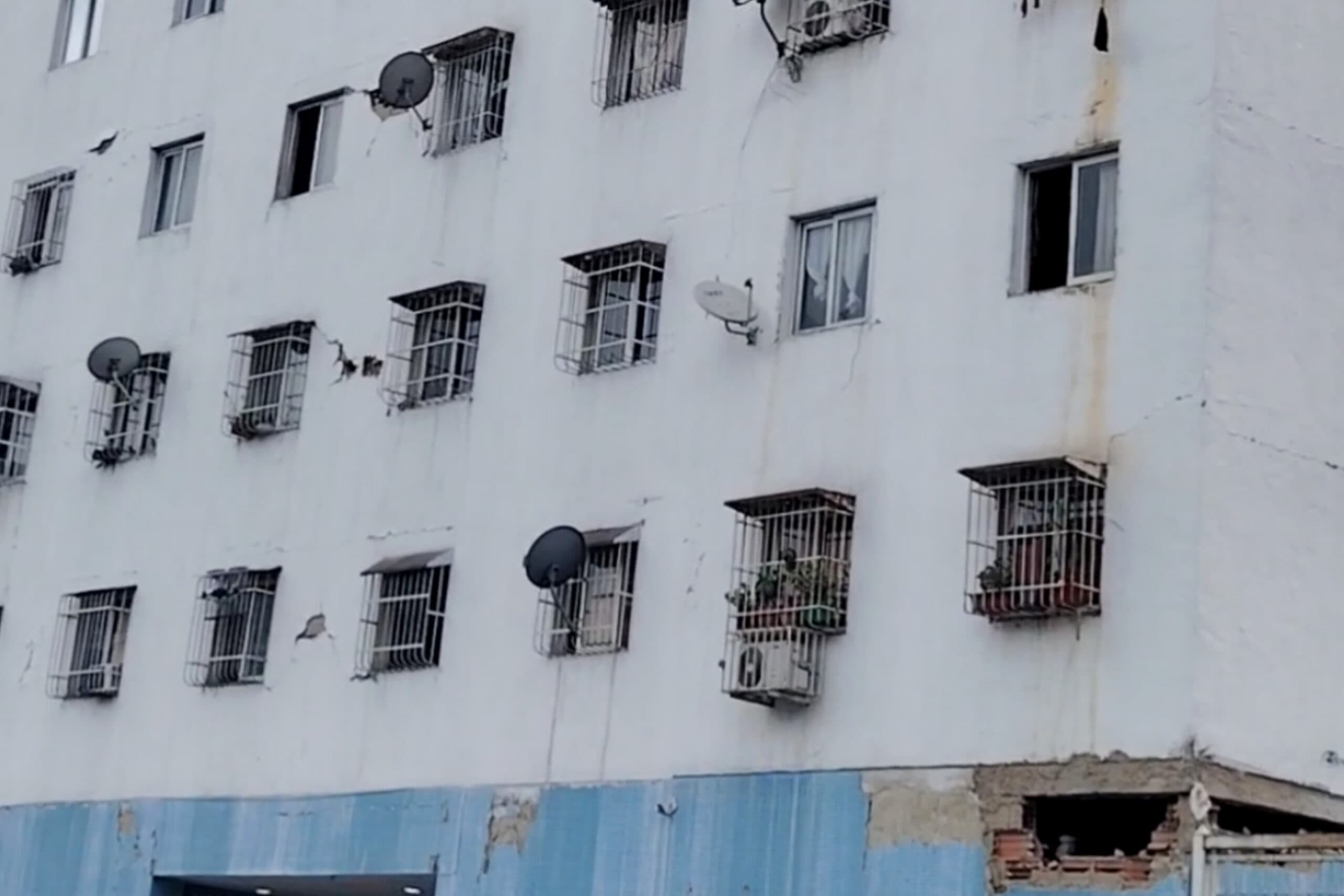Incertidumbre en Caracas: Residentes rehúsan regresar tras terremotos