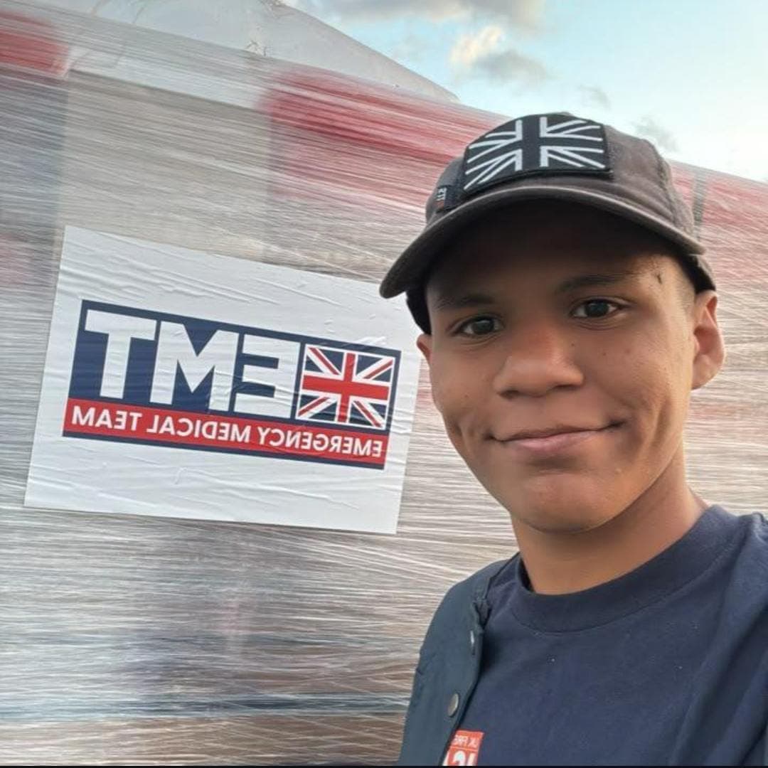 Israel Rivas: El joven venezolano que traduce esperanza en La Guaira