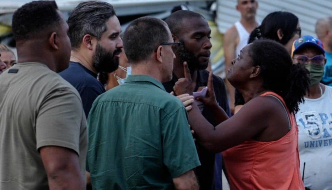 Sobrevivientes del Terremoto de La Guaira Exigen Justicia a Maduro Guerra
