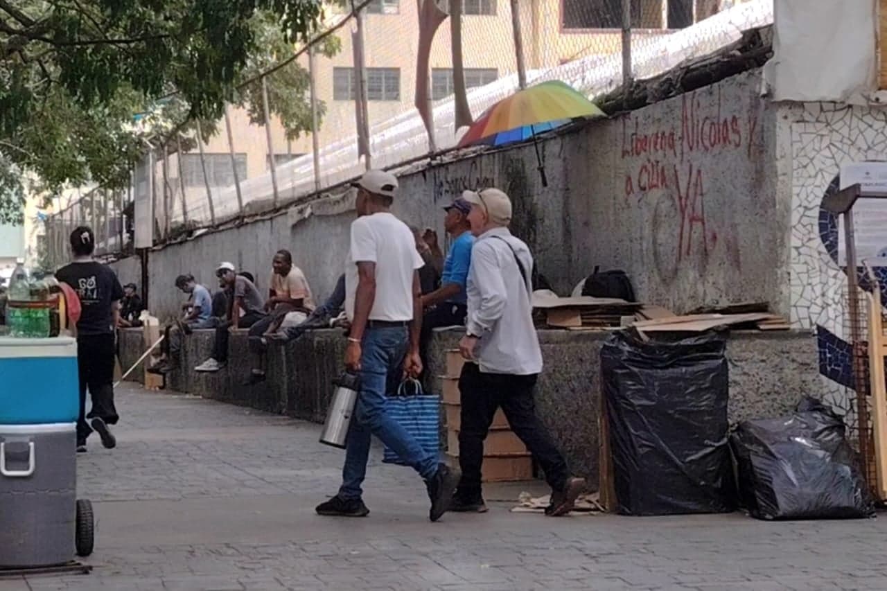 Desconfianza en La Carlota: caraqueños cuestionan el nuevo diálogo político