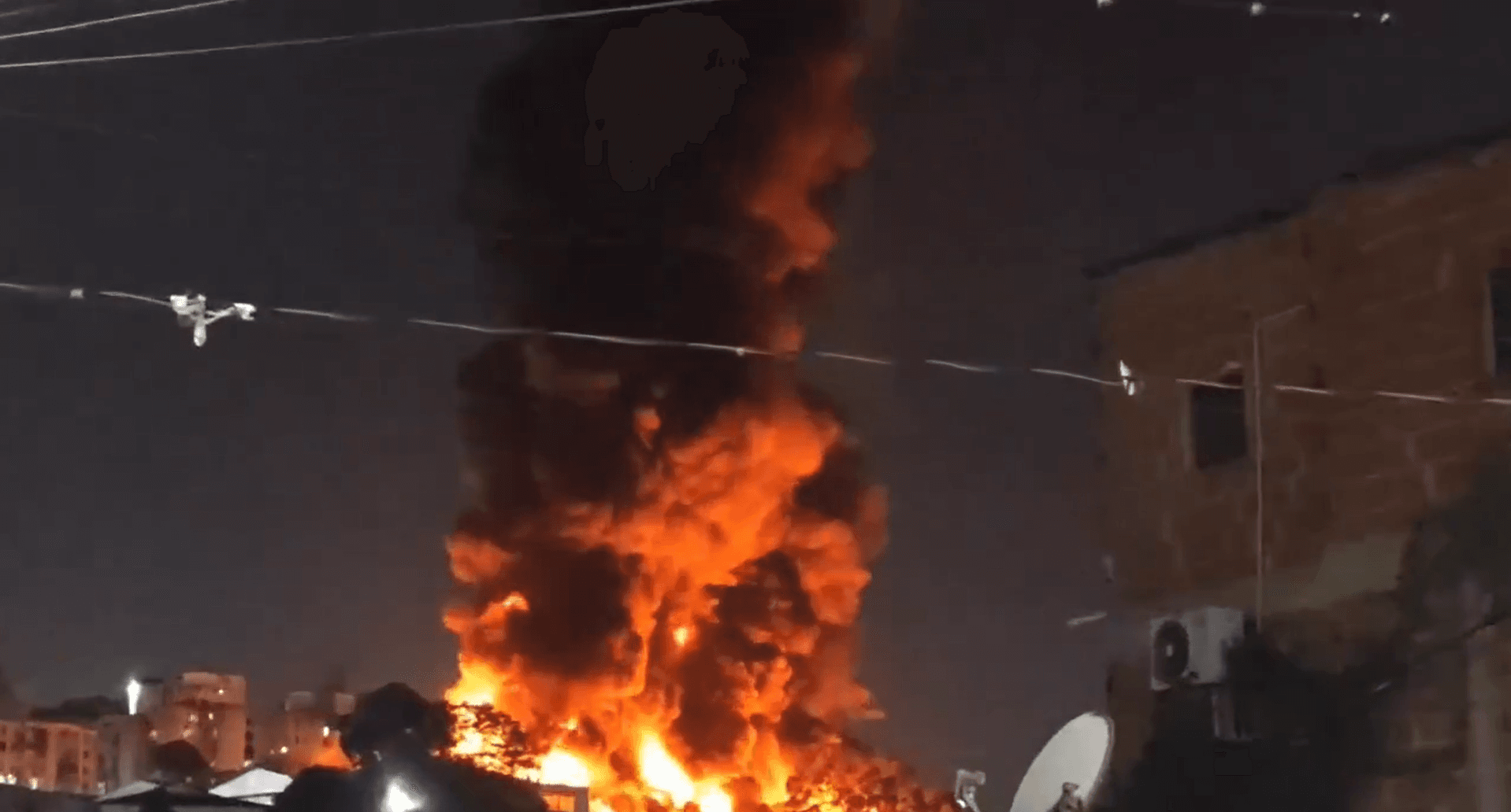 Incendio en El Llanito: tres galpones consumidos sin heridos