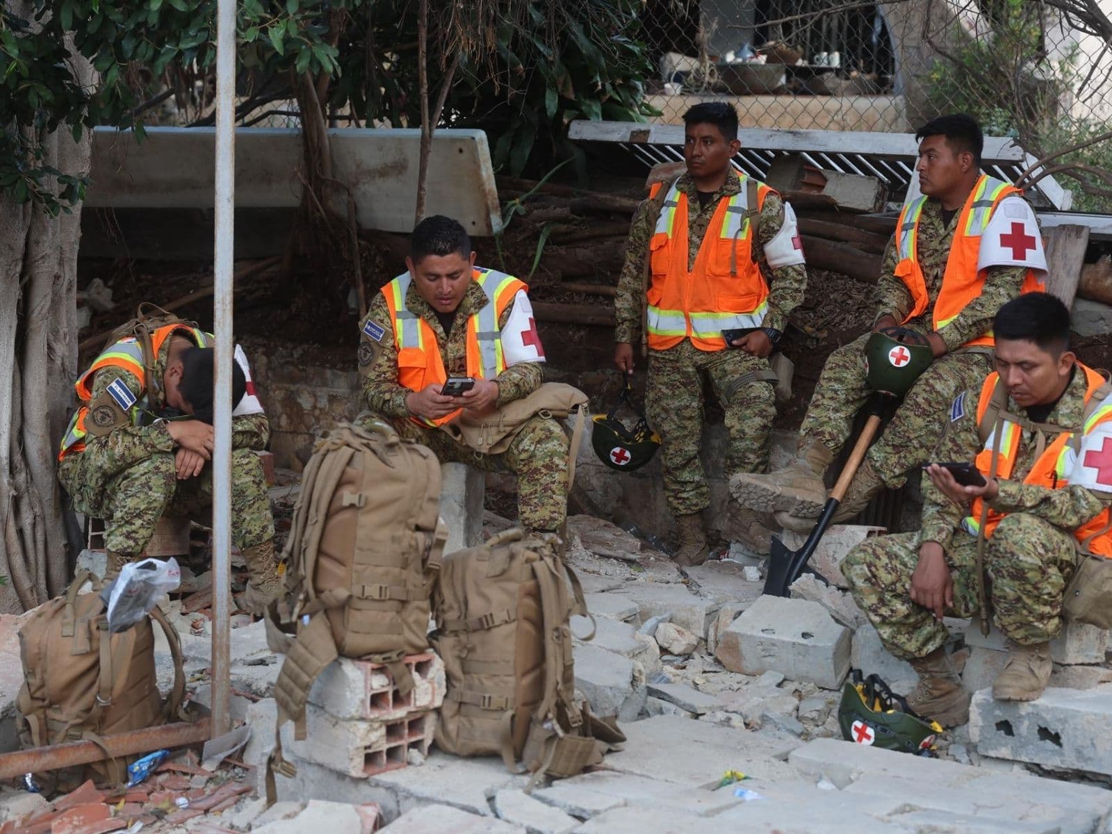 Delegaciones de Rescate Internacional se Retiran de Venezuela Tras Terremotos
