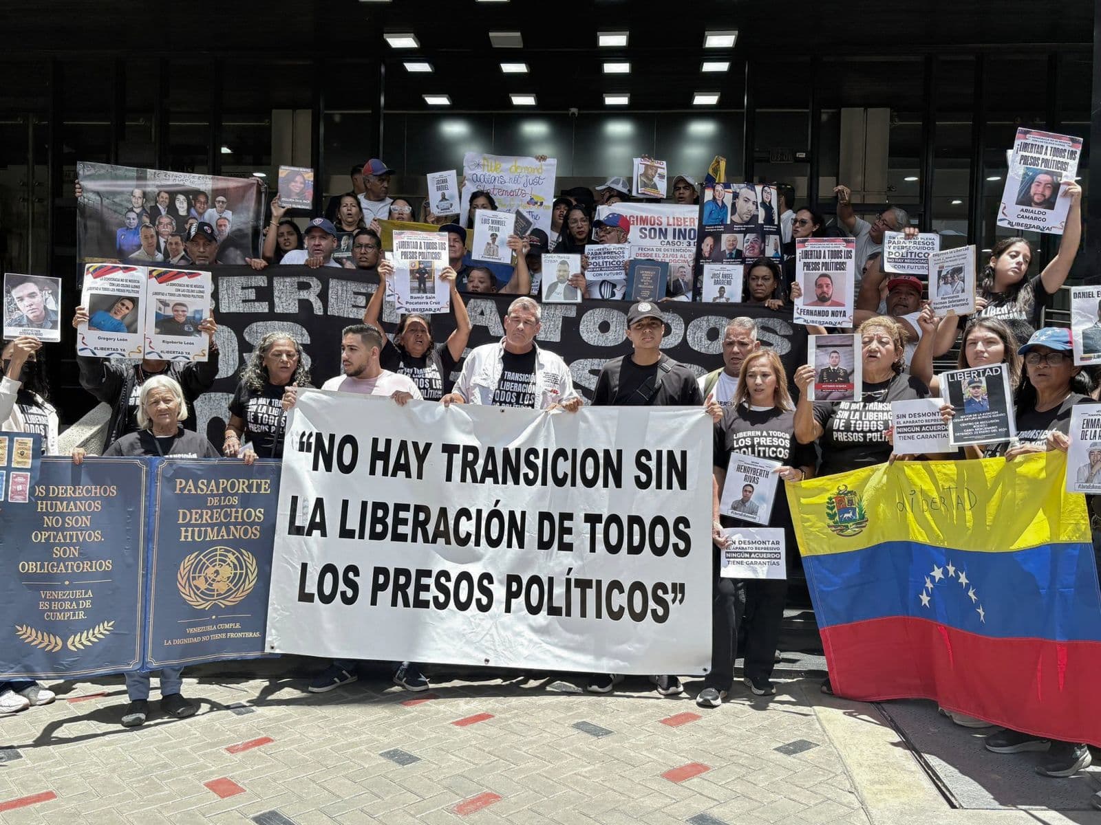 Familiares de Presos Políticos Exigen Libertad y Derechos Humanos en Venezuela