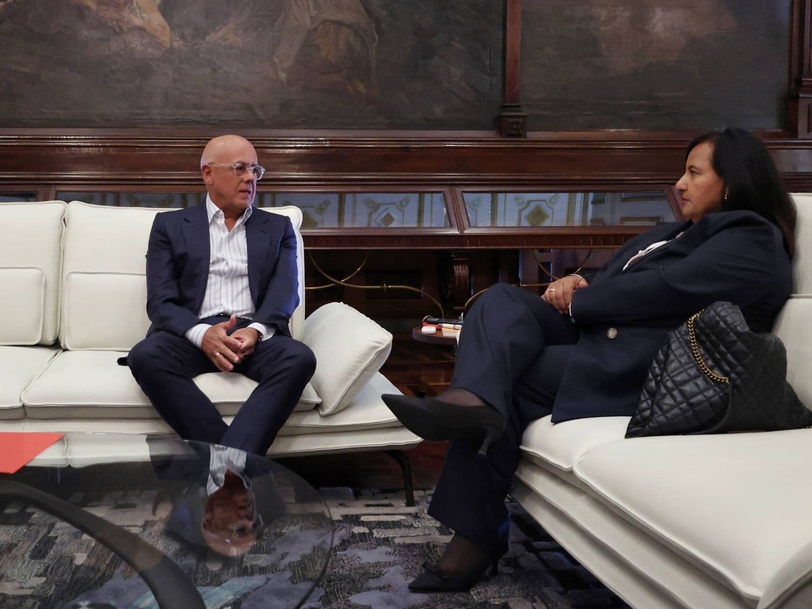 Inicio del Diálogo en Venezuela: Llamada para Fijar Agenda Clave