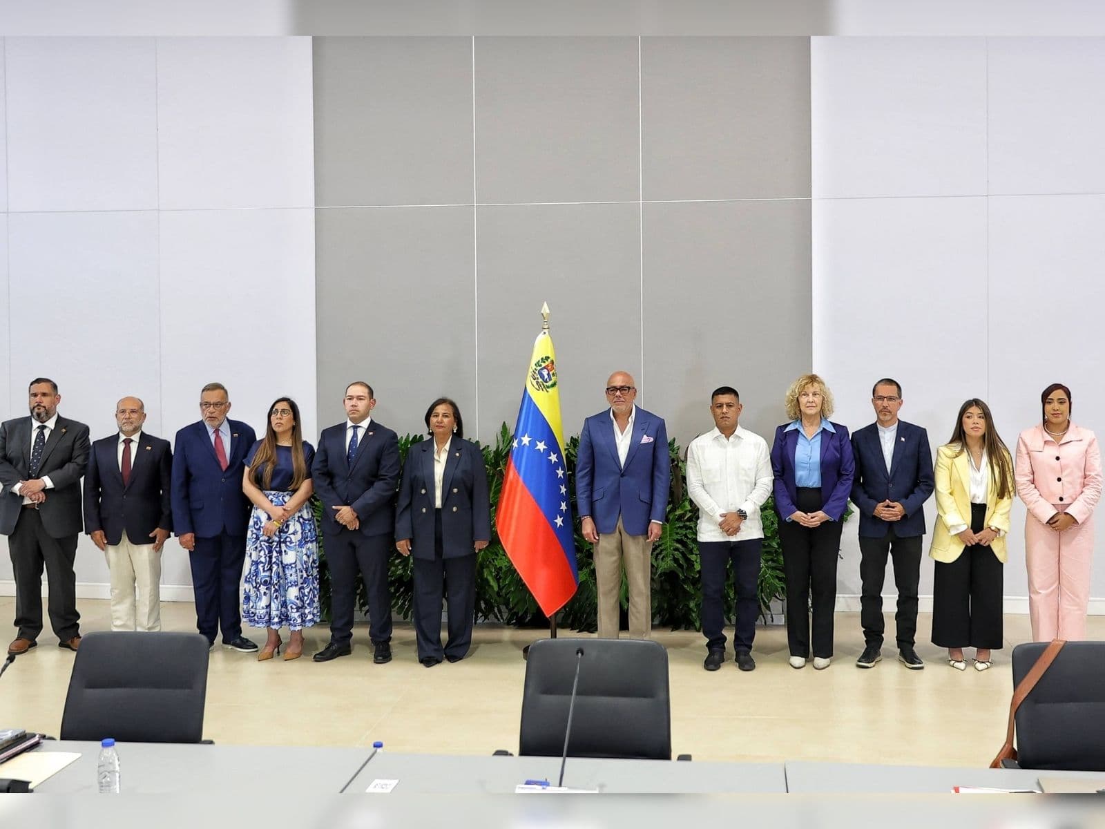 Nueva ronda de diálogo político en Venezuela: la 'Danza de Asambleas'