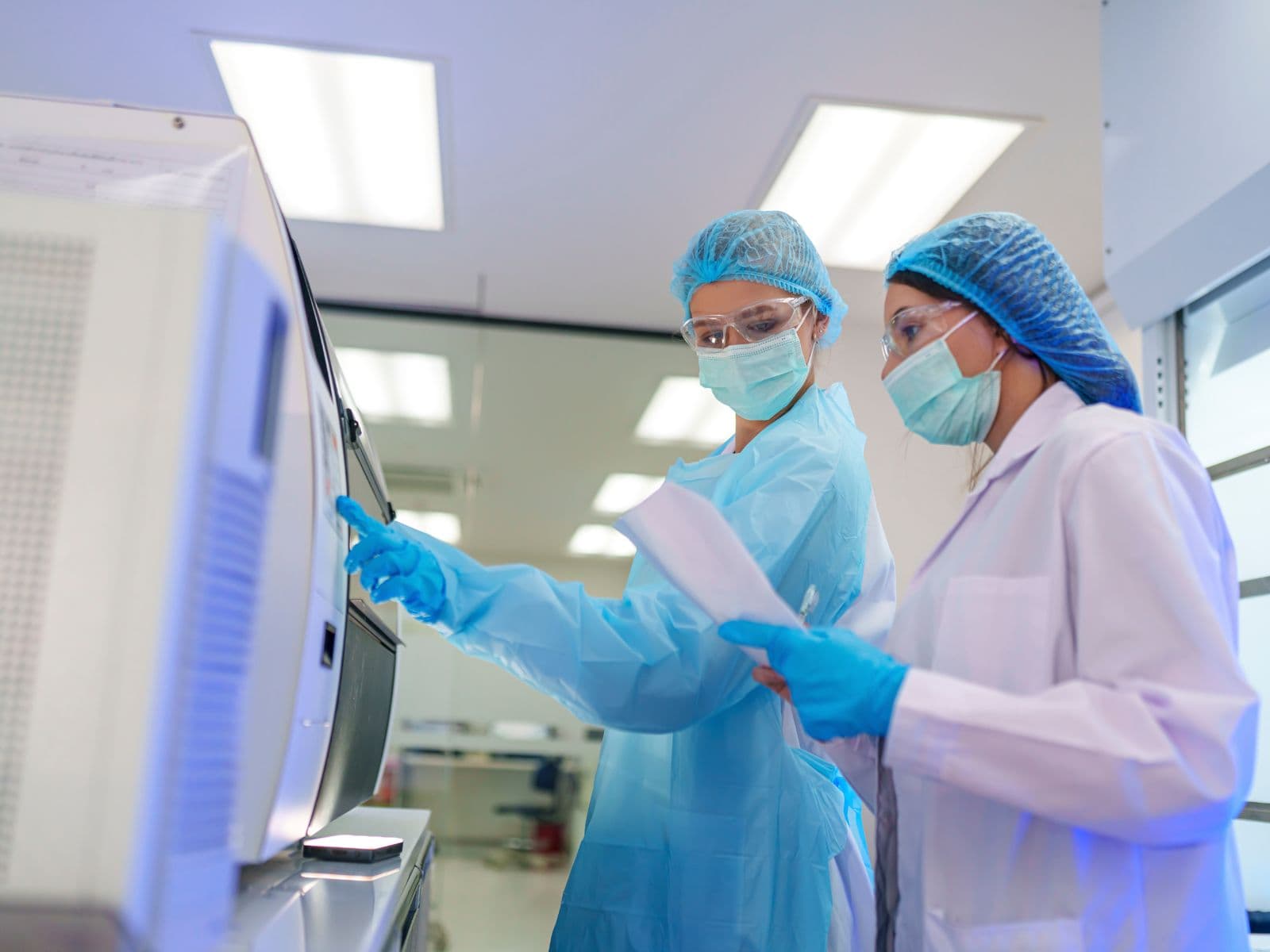 Se agotan las reservas donadas en emergencia sísmica: laboratorios públicos vuelven a estar en riesgo