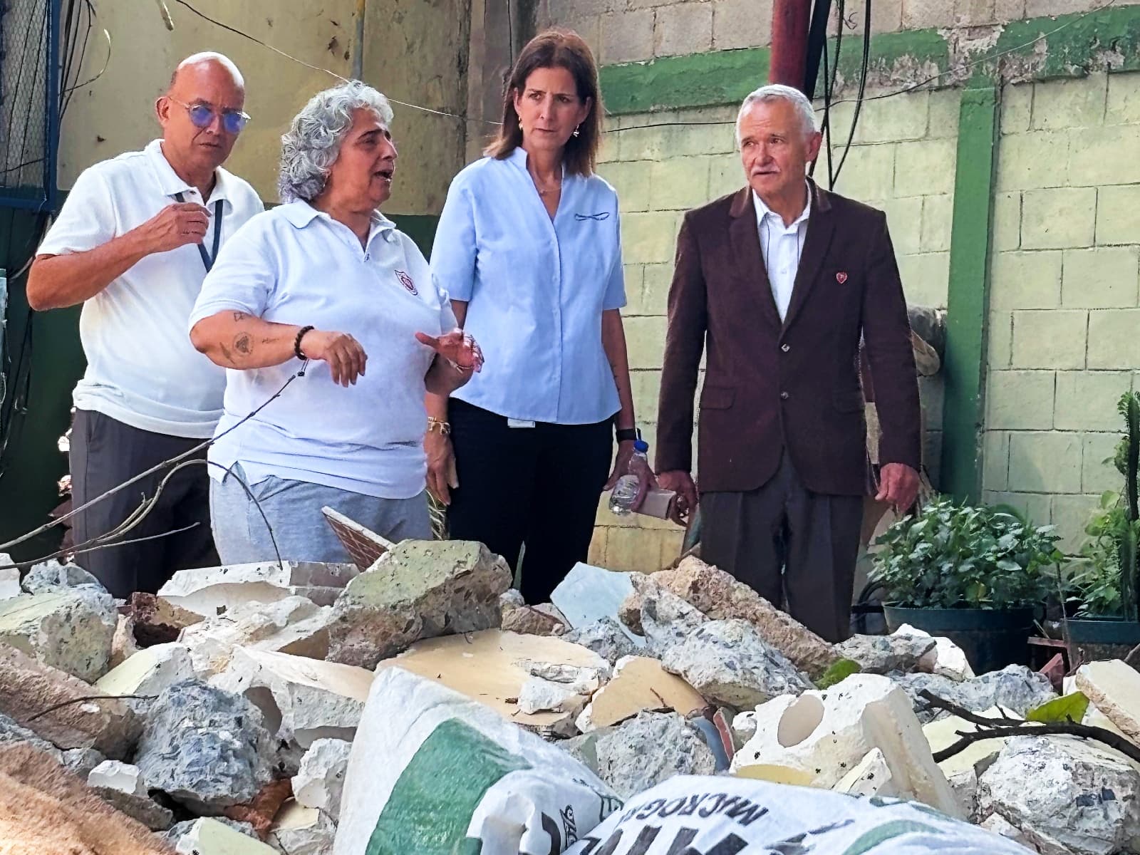 La Escuela Técnica La Rinconada: Un Faro de Esperanza en Coche