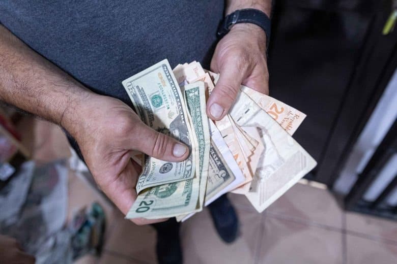 Dólar del BCV marca un nuevo récord y sigue en ascenso