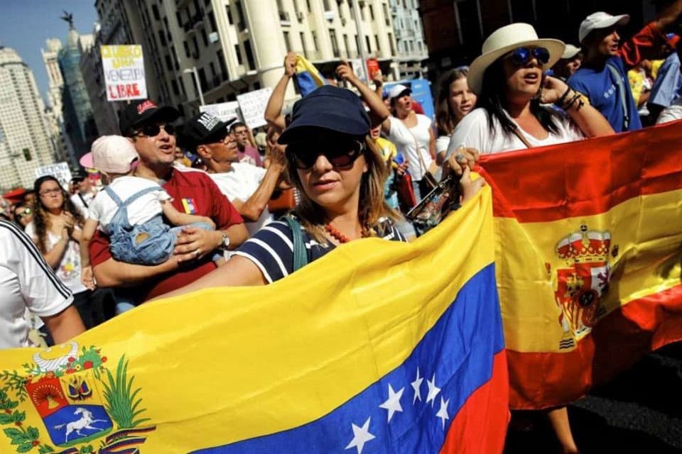 España Inicia Regularización Extraordinaria para Migrantes Residentes