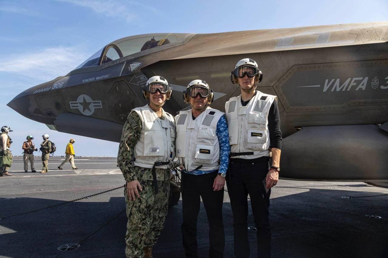 Visita del enviado de Trump al USS Abraham Lincoln: Implicaciones Internacionales