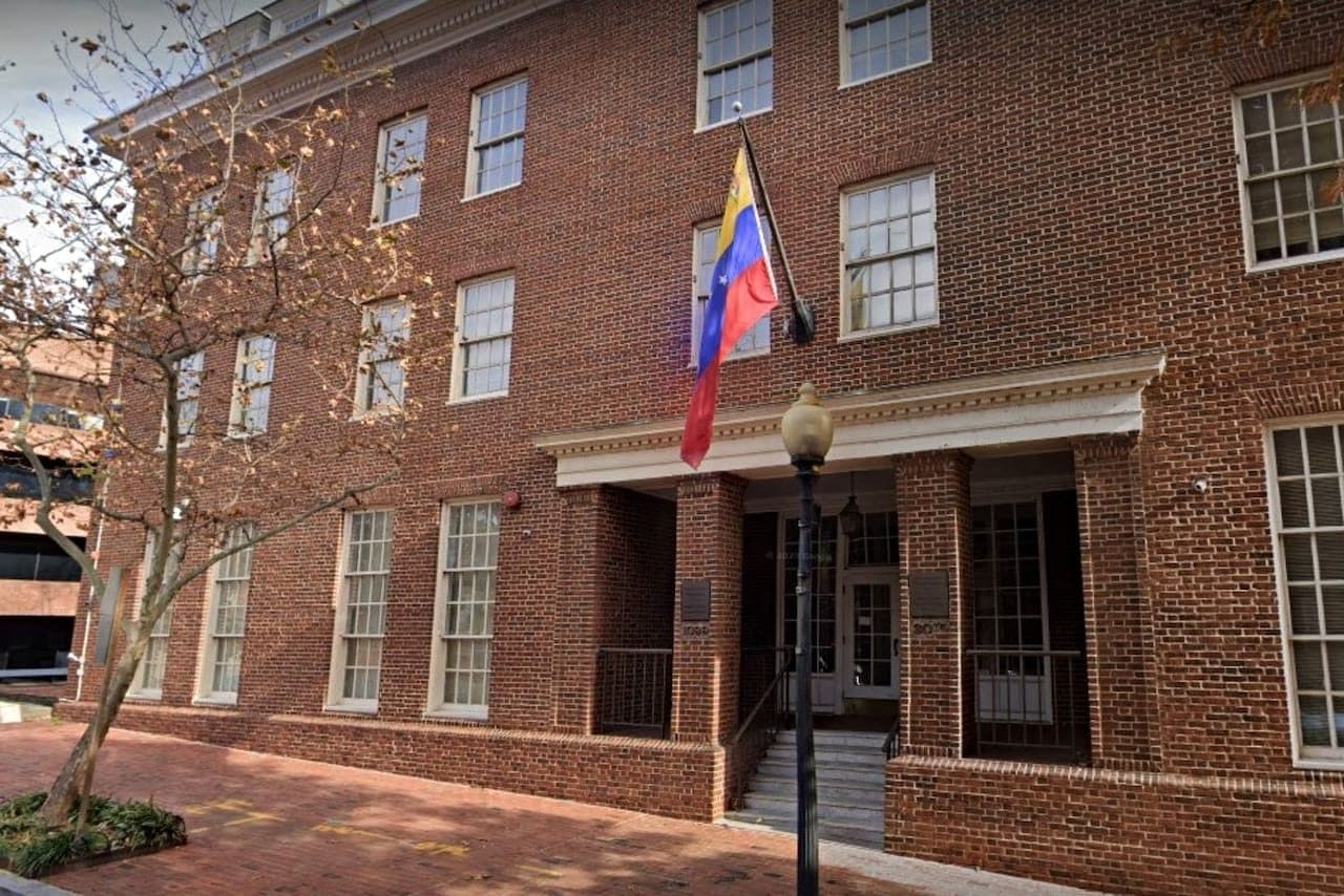 Régimen de Maduro reanuda actividades en embajada y consulados en EE.UU.