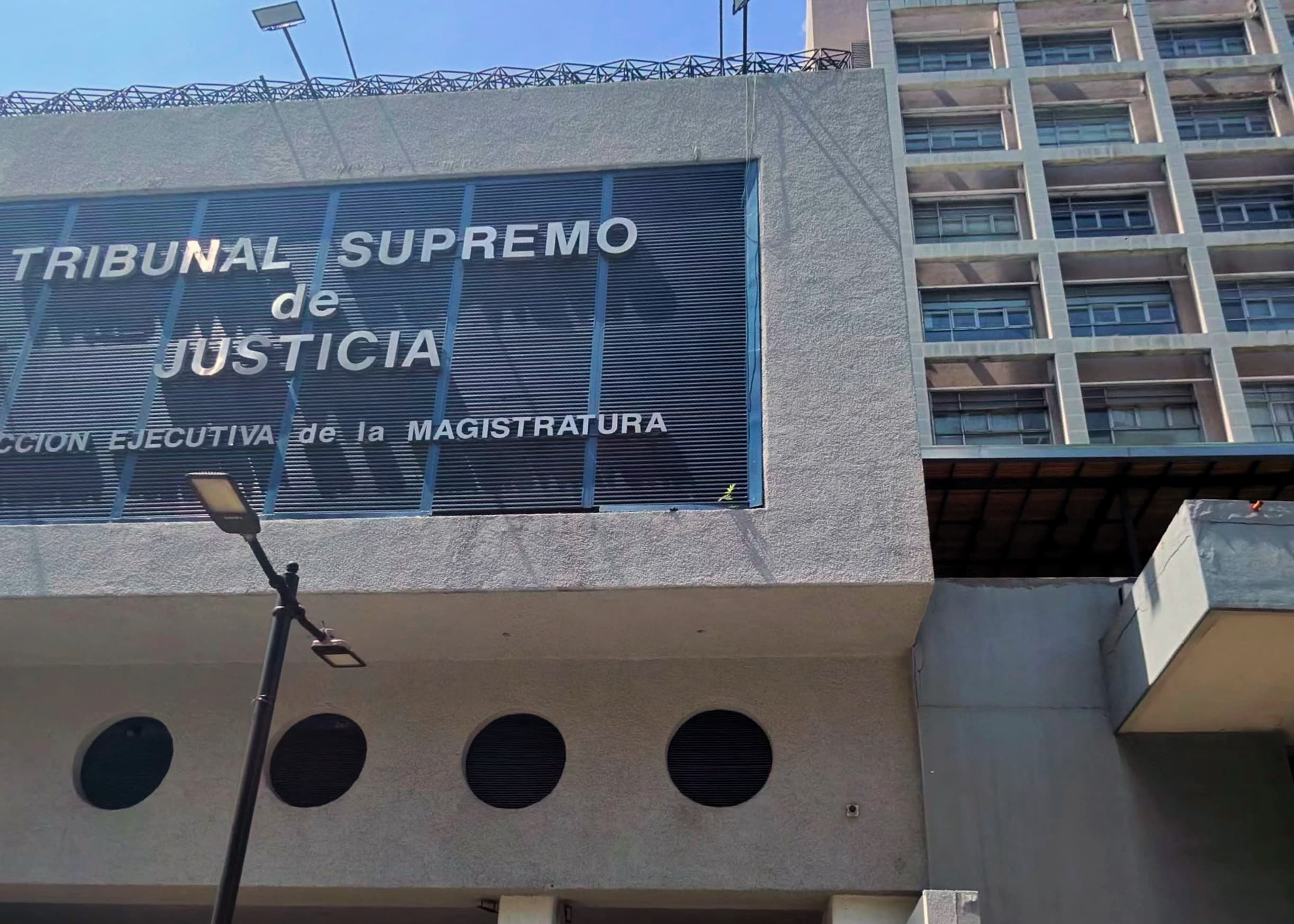 TSJ sobresee a exfuncionarios de Apure acusados de corrupción