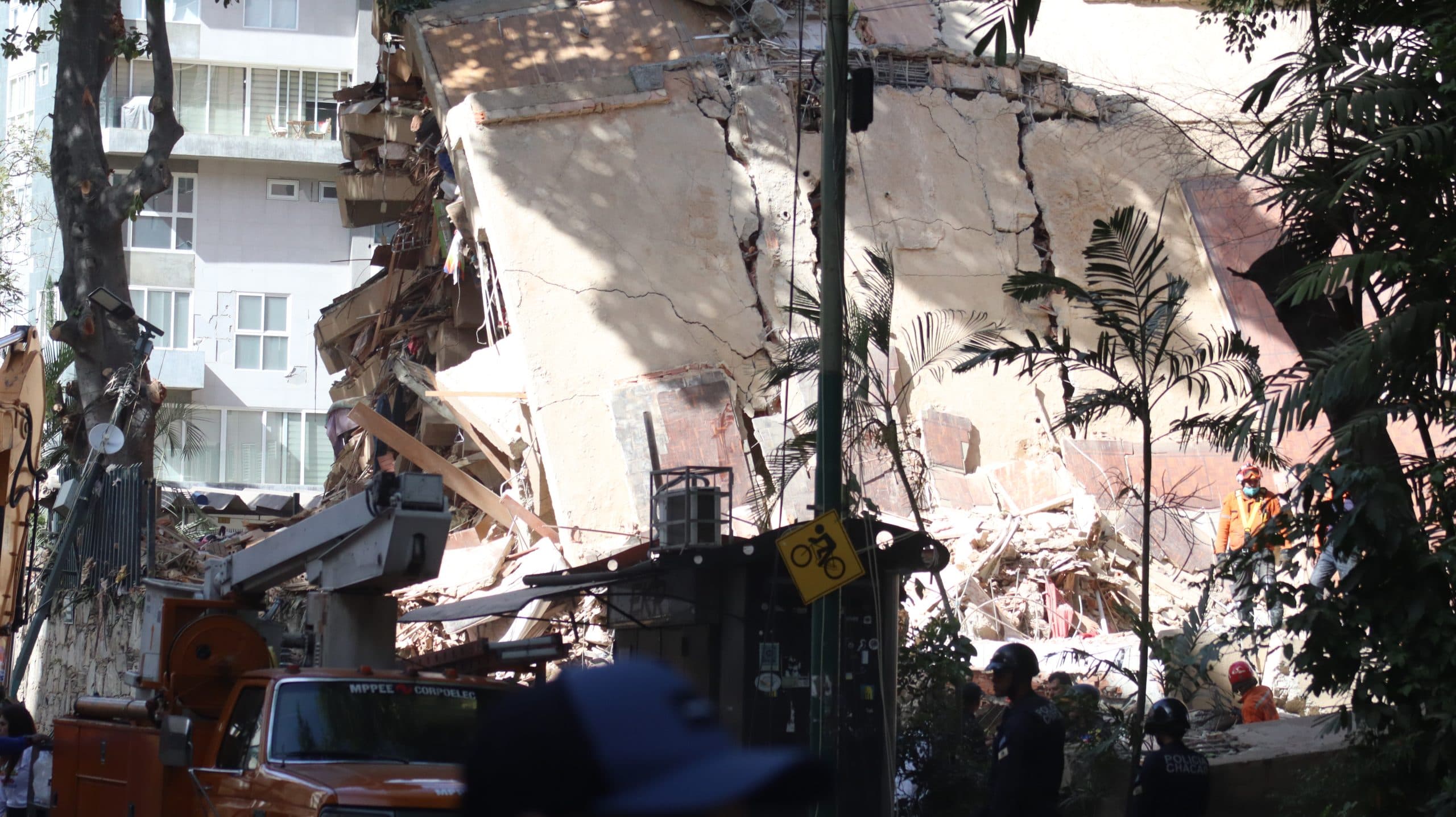 Alcalde de Chacao emite alerta por 26 inmuebles tras recientes temblores