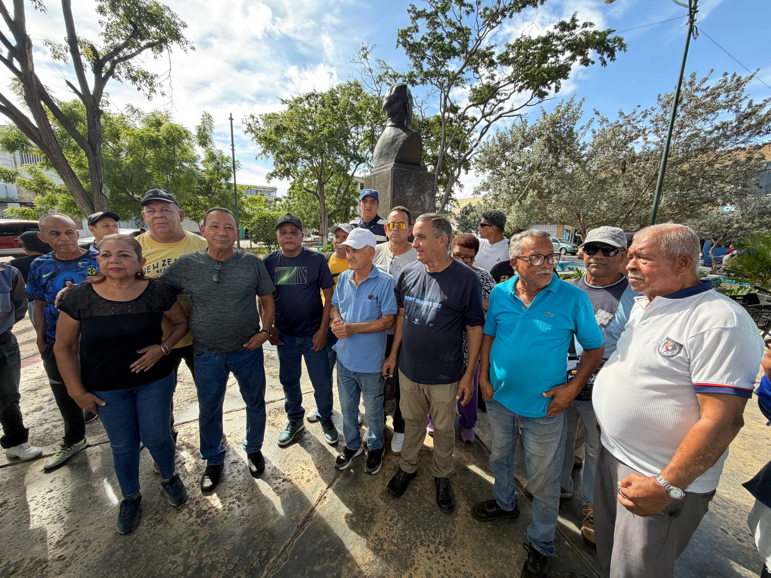 Jubilados en Sucre Demandaron Aumento de Bono Recreacional