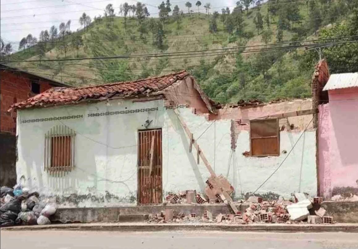 Colapso de Vivienda en San Juan de los Morros tras Intensas Lluvias