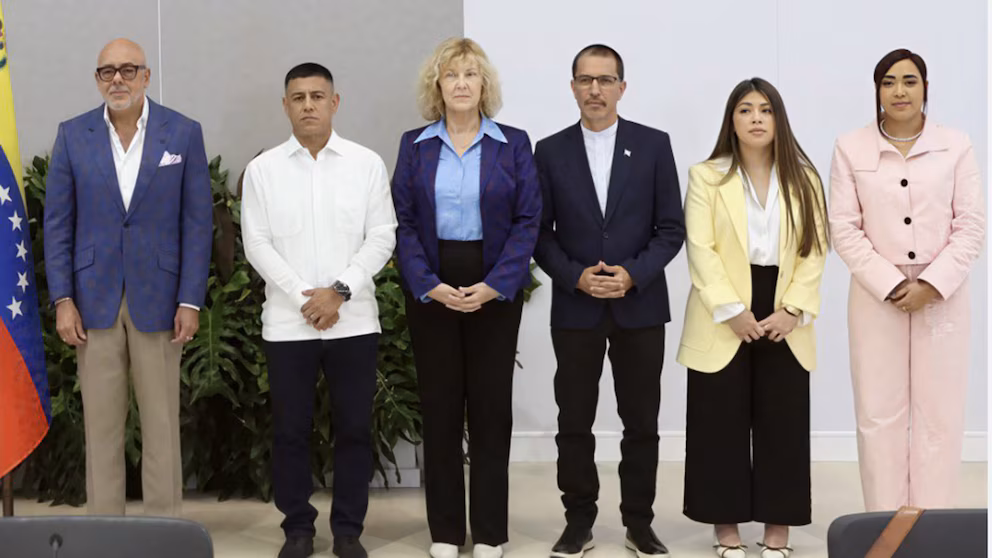 Reinicio del diálogo en Venezuela: Periodistas bajo amenaza y control