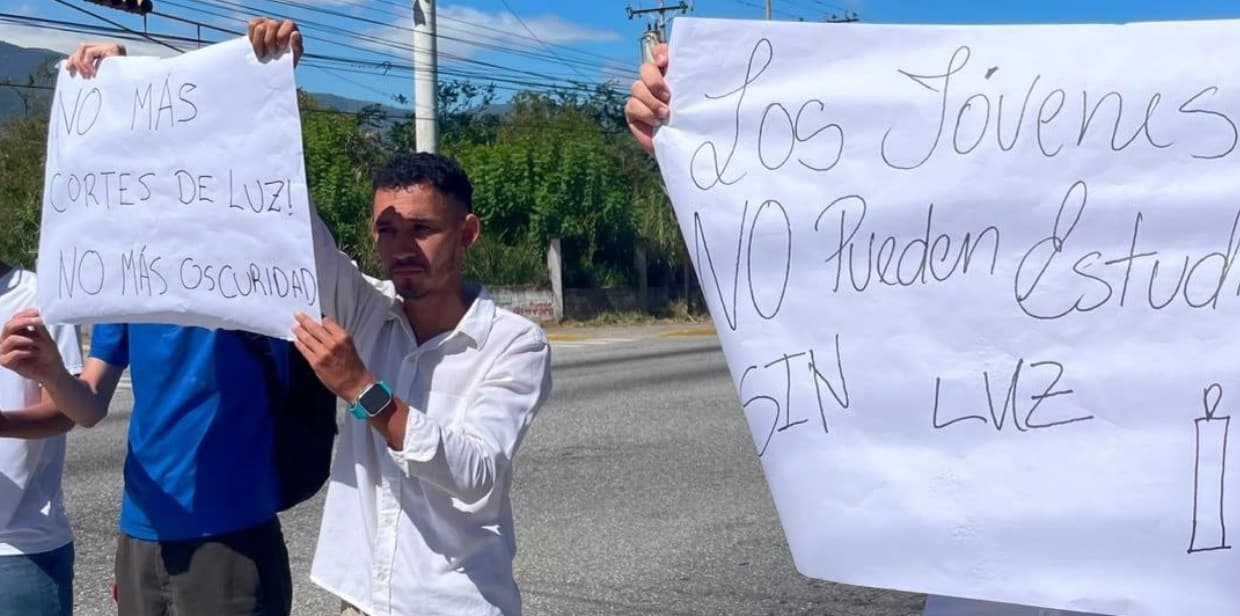 Protestas en Mérida: Jóvenes claman por solución a apagones