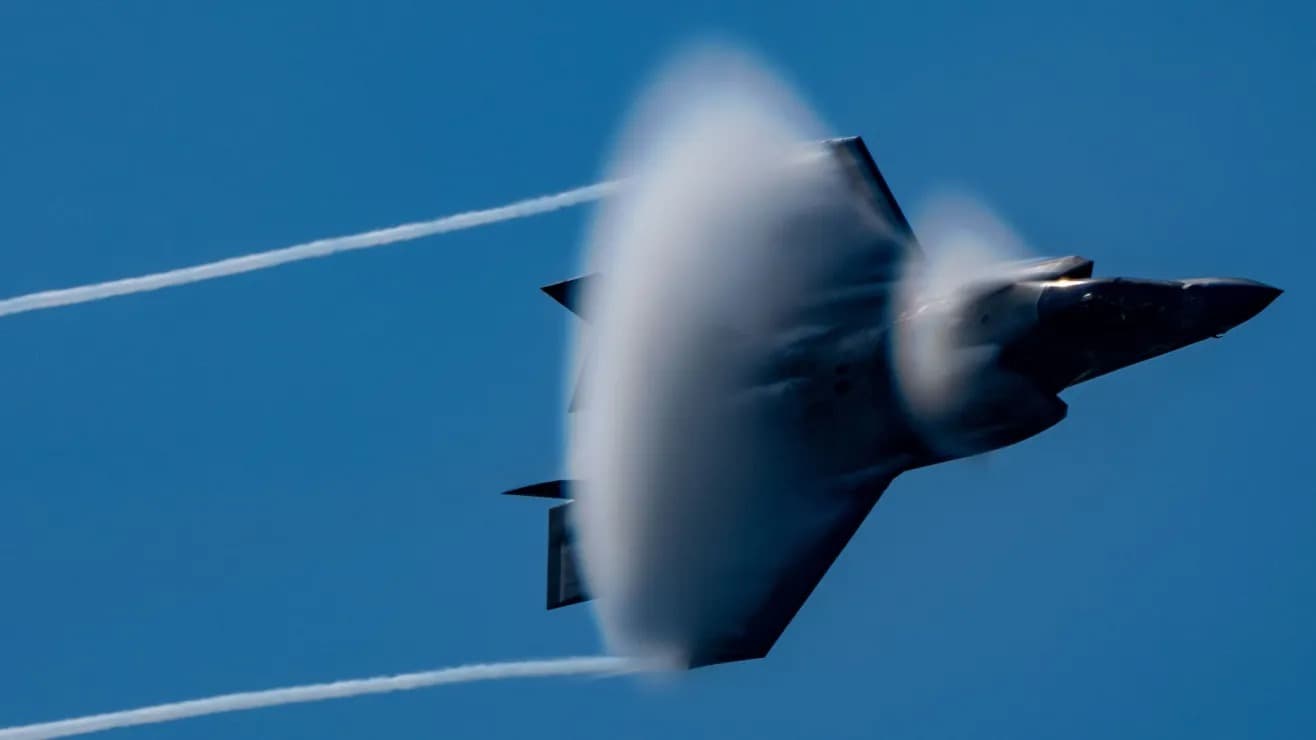 Piloto se eyecta de un F-35B antes de su espectacular caída en California