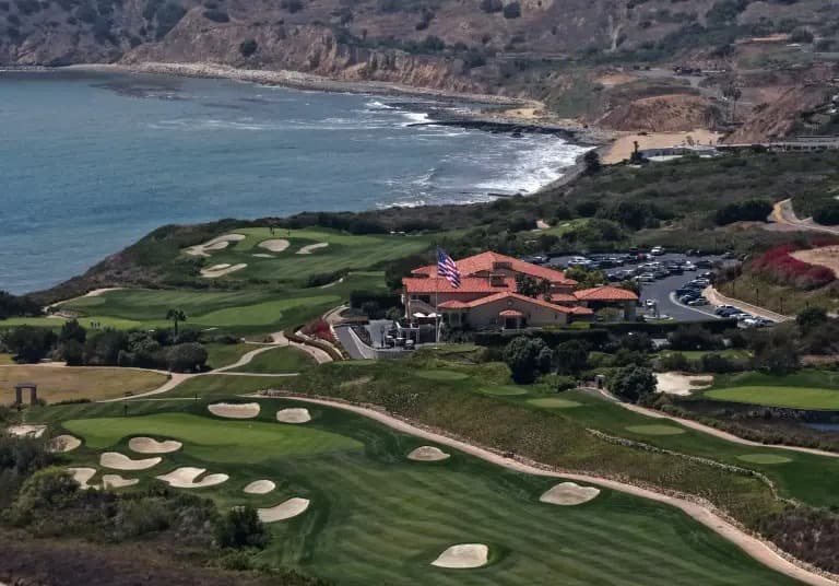 Arrestan a Hombre Armado en Club de Golf de Trump: Revelaciones del FBI