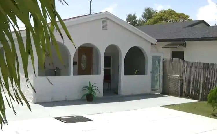 Pareja en Florida acusada de golpear a su bebé hasta la muerte