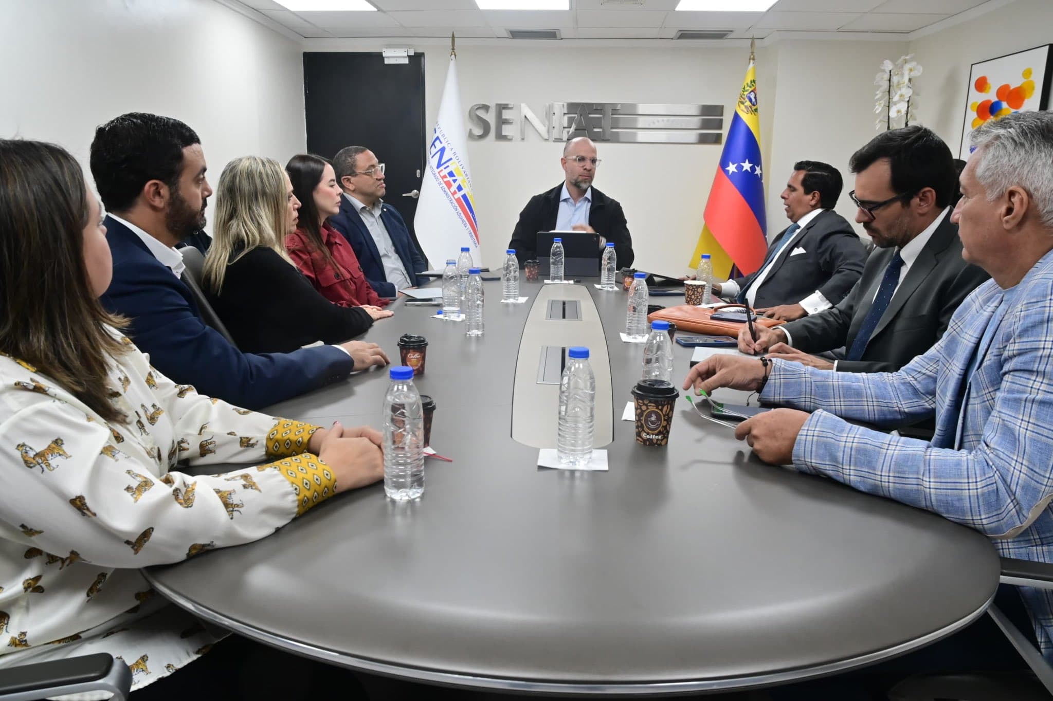 Maniglia planea reformas en el Seniat tras diálogo con expertos tributarios