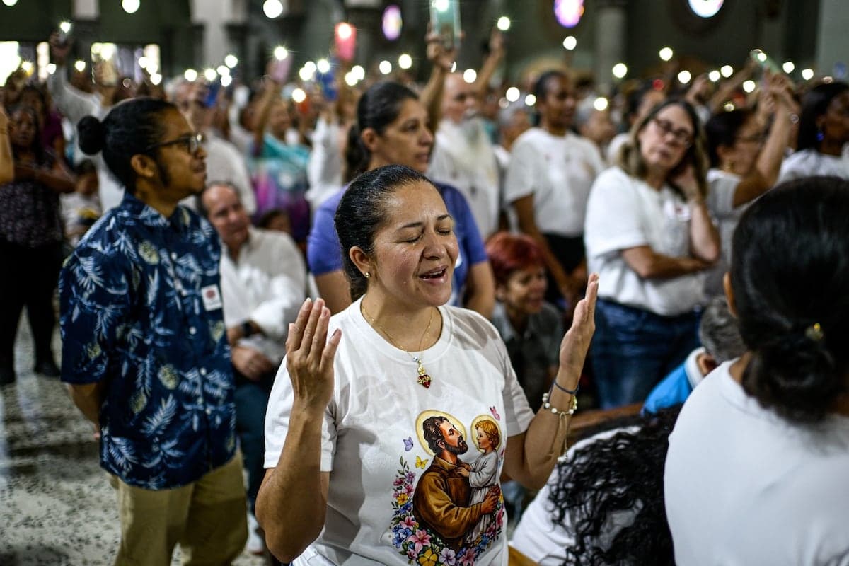 Fe y Resiliencia: Sobrevivientes de Terremotos en Venezuela Buscan Esperanza