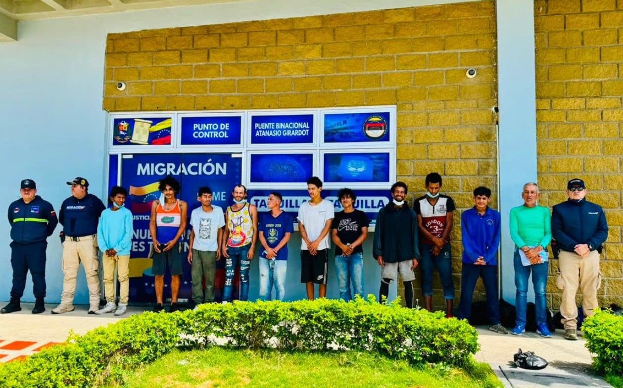 Colombia Expulsa a 11 Extranjeros en la Frontera con Venezuela