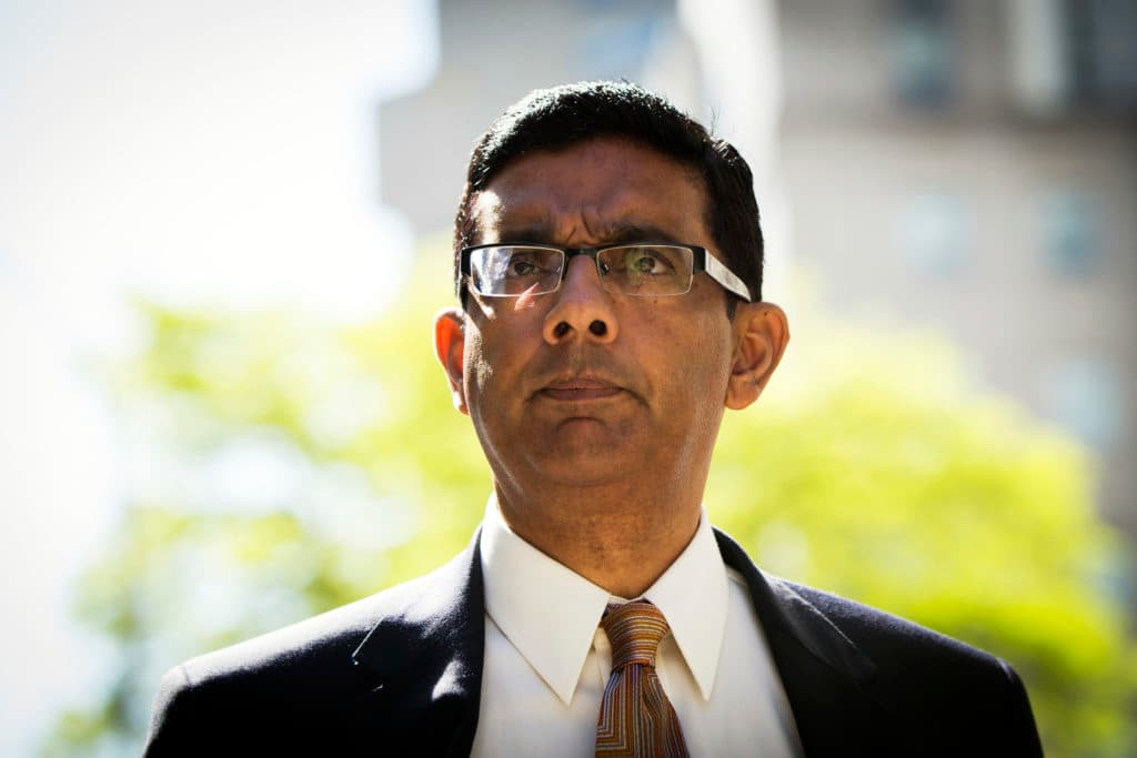 Dinesh D'Souza Apoya a María Corina Machado en Busca de Legitimidad en Venezuela