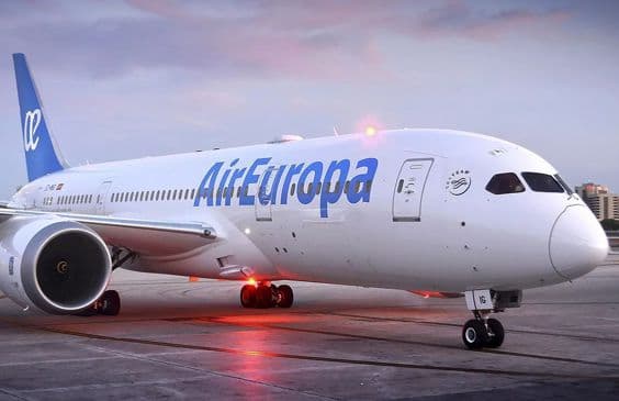 Avión de Air Europa hace aterrizaje forzoso en Brasil desde Paraguay