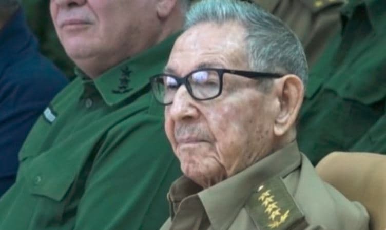 Raúl Castro reemerge: Acto militar en Cuba y su impacto en la región