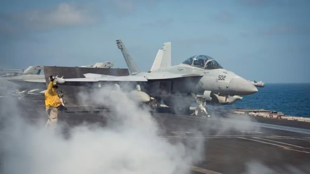 Revelan posibles daños cerebrales en pilotos de F-18 de EEUU
