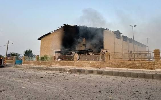 Irán Reporta 18 Muertos y 142 Heridos por Ataques de EE. UU.