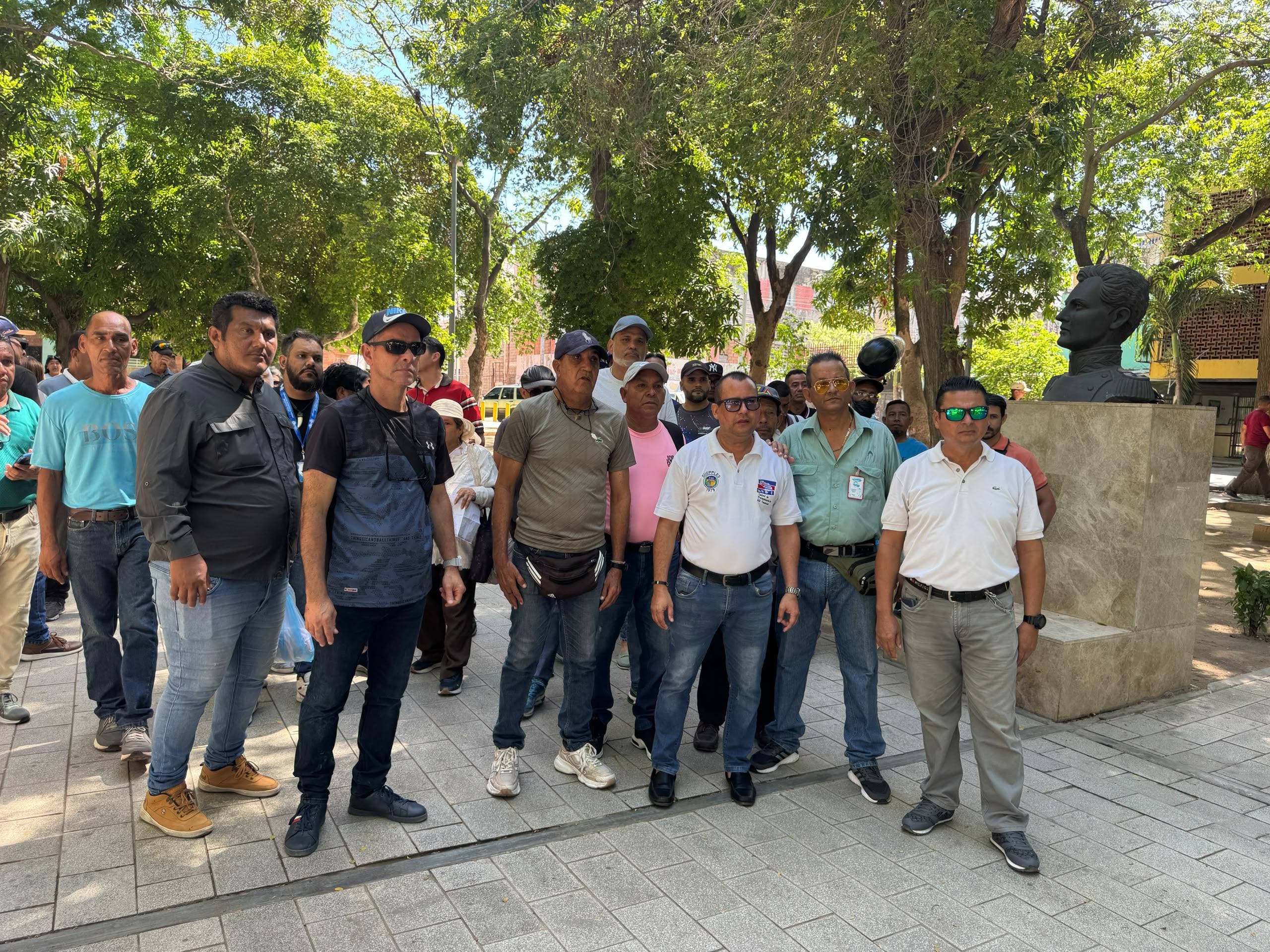 Trabajadores de Sucre se movilizan por pagos pendientes y ajuste salarial