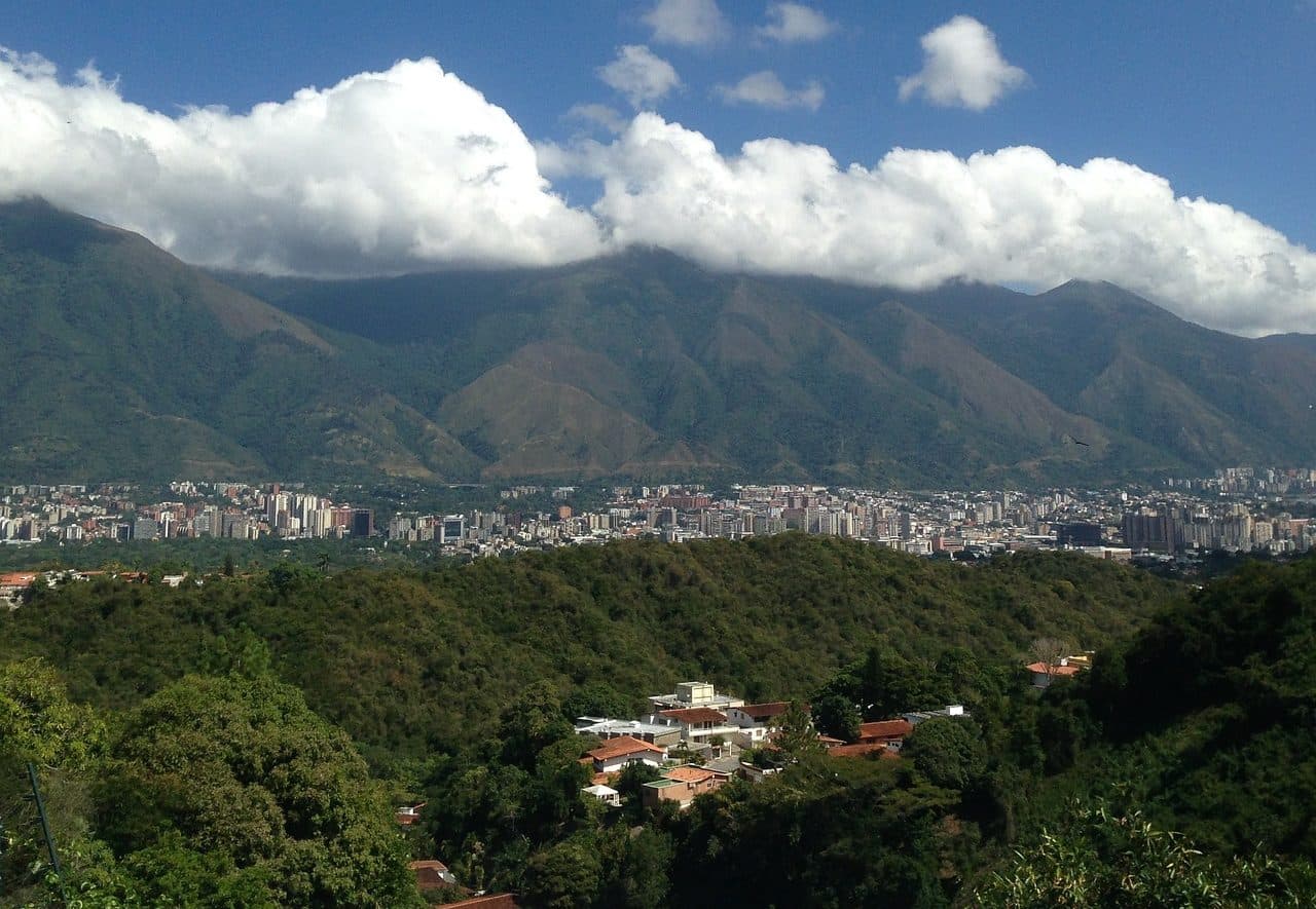 Rescatistas alertan sobre peligros al escalar el Ávila tras temblores