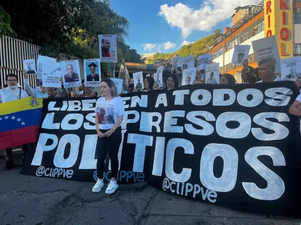 Familiares de presos políticos exigen atención urgente ante el diálogo estancado