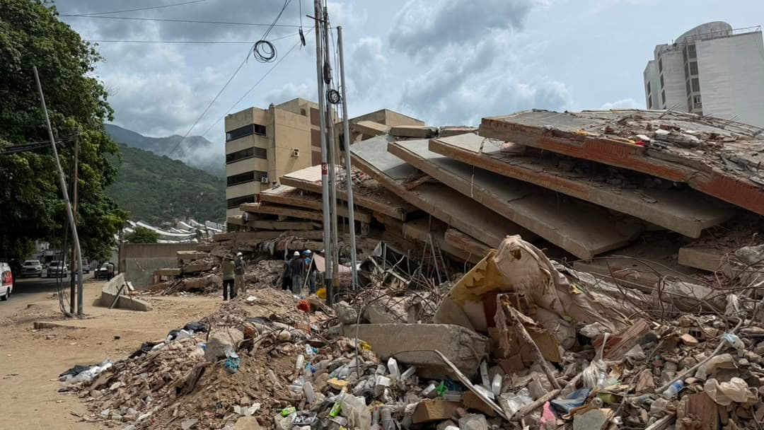 Bomberos de La Guaira: Héroes en la adversidad y carencia de equipos
