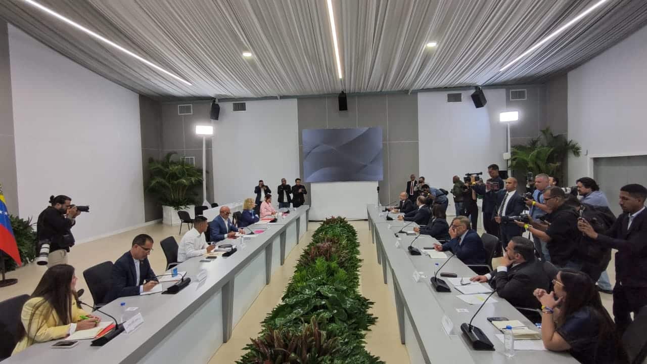 Desentrañando la Mesa de Diálogo en Venezuela: Análisis y Retos