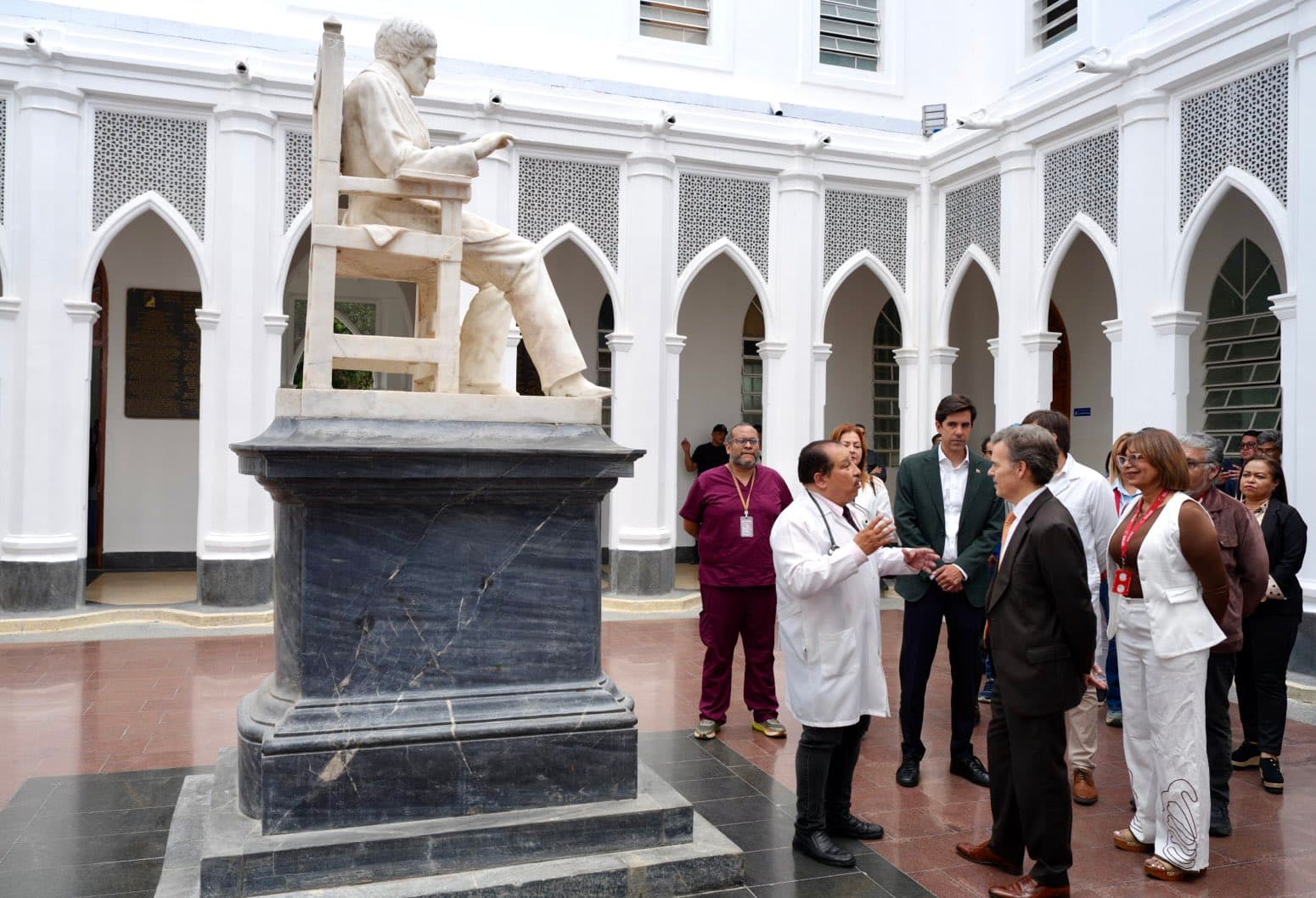 EEUU Fortalece el Sistema de Salud en Caracas con Donación de Equipos Médicos