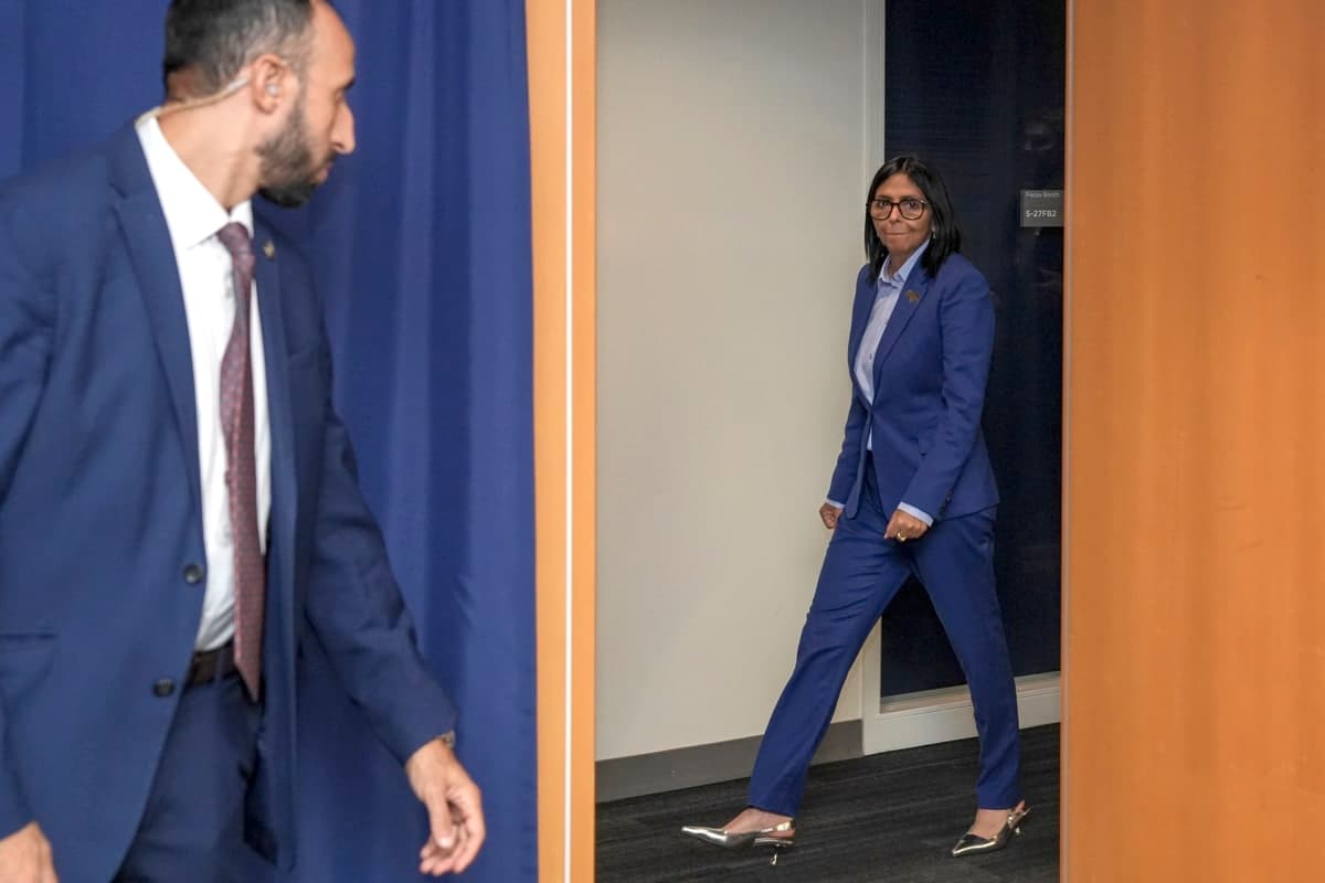 ONG Advierte Sobre Vacío de Poder en Venezuela por Viaje de Delcy Rodríguez