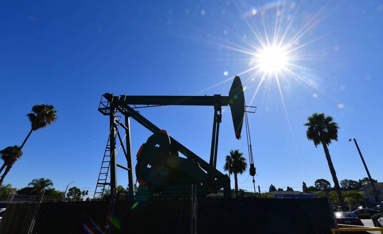 El Precio del Brent Aumenta y Supera los 102 Dólares por Conflicto Global